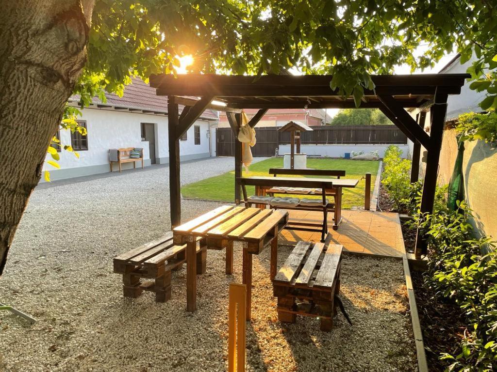 A MI KISHÁZUNK vendégház Szomod Exterior foto