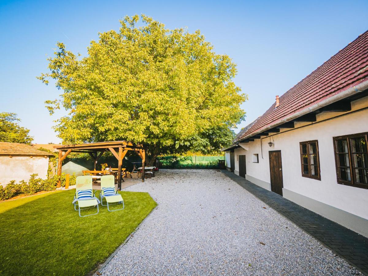 A MI KISHÁZUNK vendégház Szomod Exterior foto
